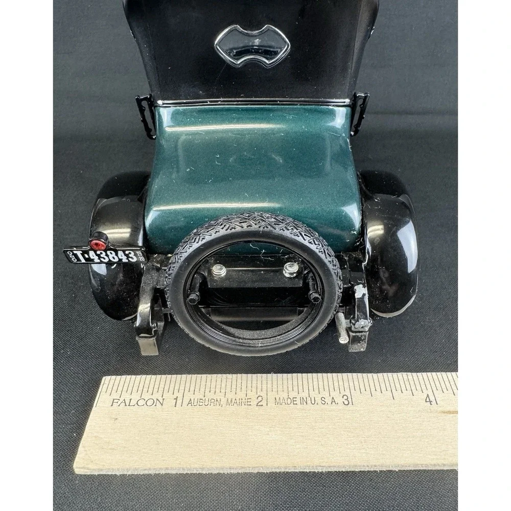 Signature Models 1/18 Scale 3625B 1920 Cleveland Roadster Green & Black